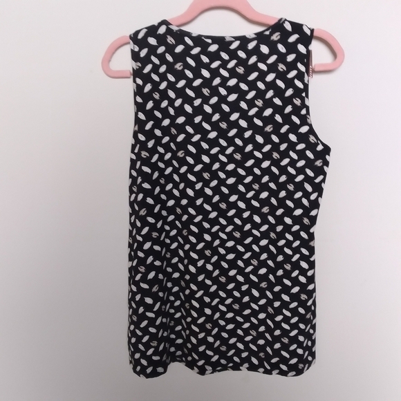J Jill Wearever Collection Black & White Feather Print Sleeveless Scoop Neck Top - Picture 2 of 8
